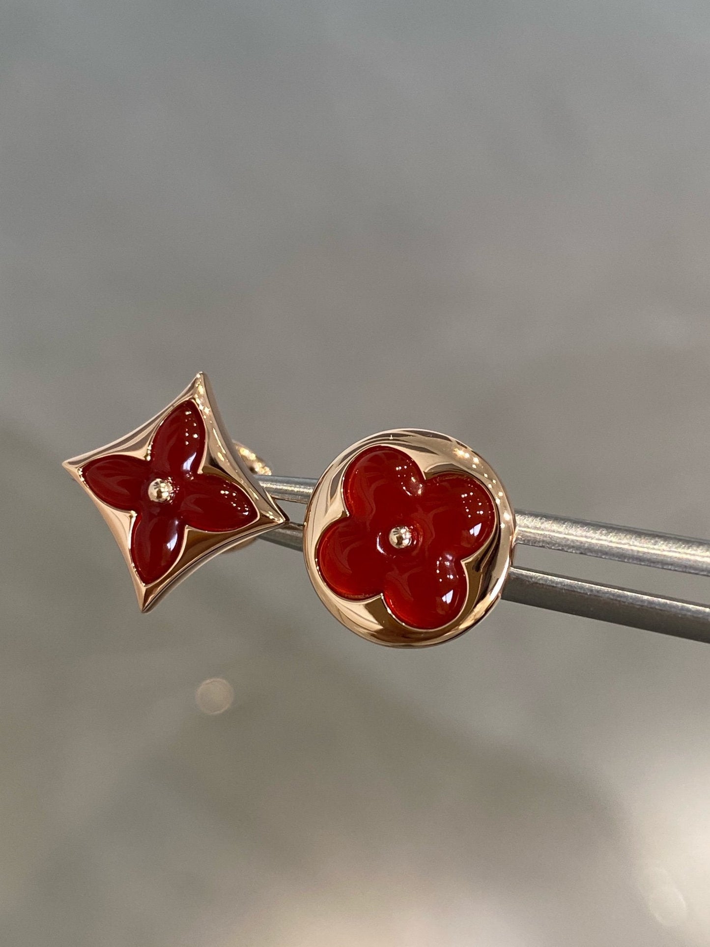 [Windsor Jewelry]STAR AND SUN PINK GOLD CARNELIAN STUD EARRINGS