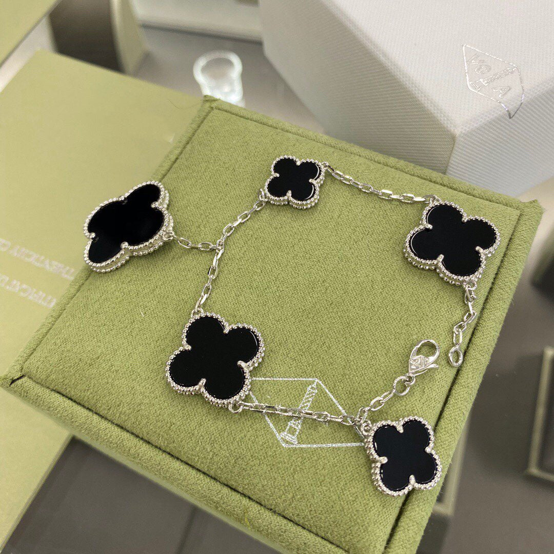 [Windsor Jewelry]CLOVER 5 MOTIFS SIVLER ONYX BRACELET
