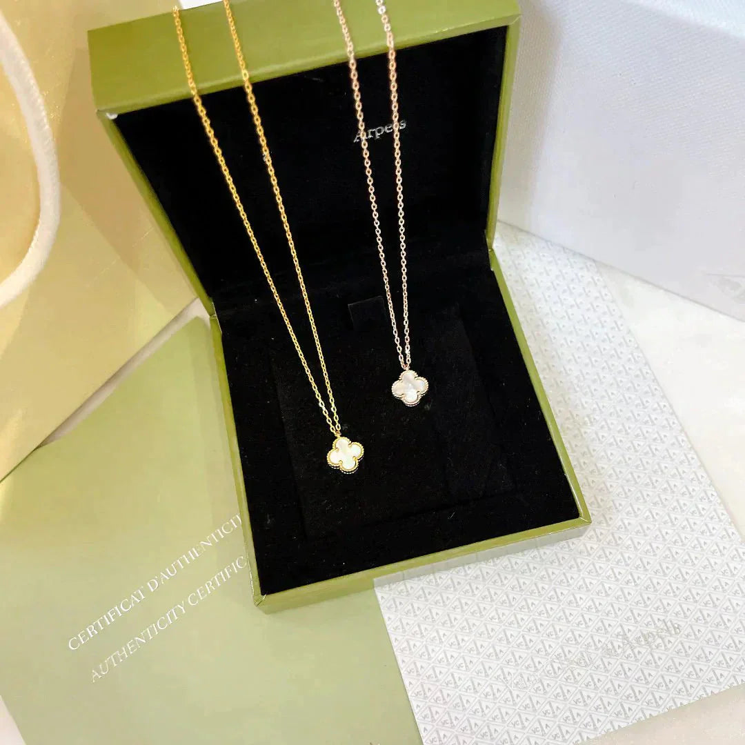 [Windsor Jewelry]CLOVER MINI 9.5MM WHITE MOTHER-OF-PEARL NECKLACE