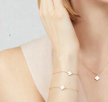 [Windsor Jewelry]CLOVER MINI 9.5MM WHITE MOTHER-OF-PEARL NECKLACE