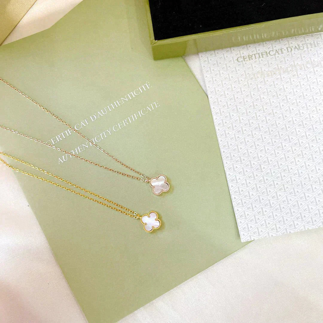 [Windsor Jewelry]CLOVER MINI 9.5MM WHITE MOTHER-OF-PEARL NECKLACE