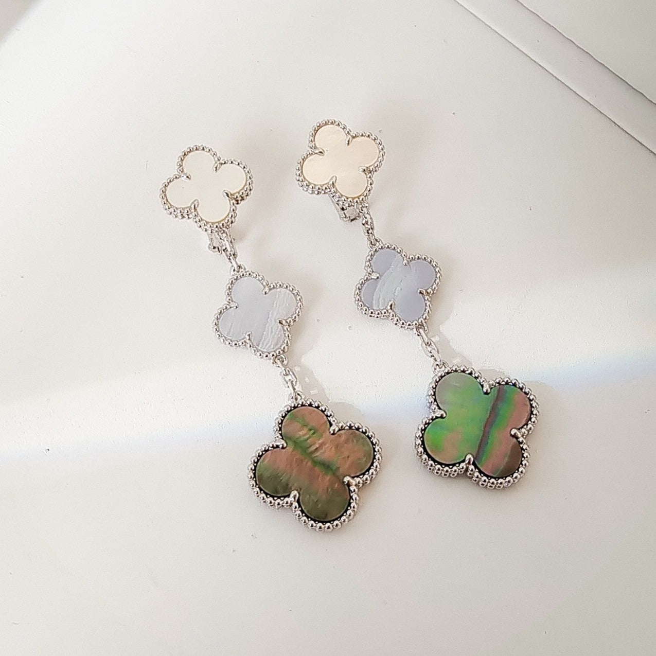 [Windsor Jewelry]CLOVER 3 MOTIFS CHALCEDONY DARK MOP SILVER EARRINGS