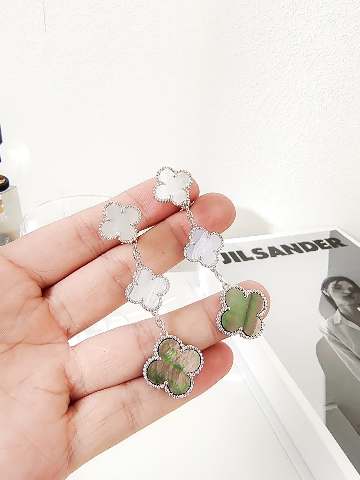 [Windsor Jewelry]CLOVER 3 MOTIFS CHALCEDONY DARK MOP SILVER EARRINGS