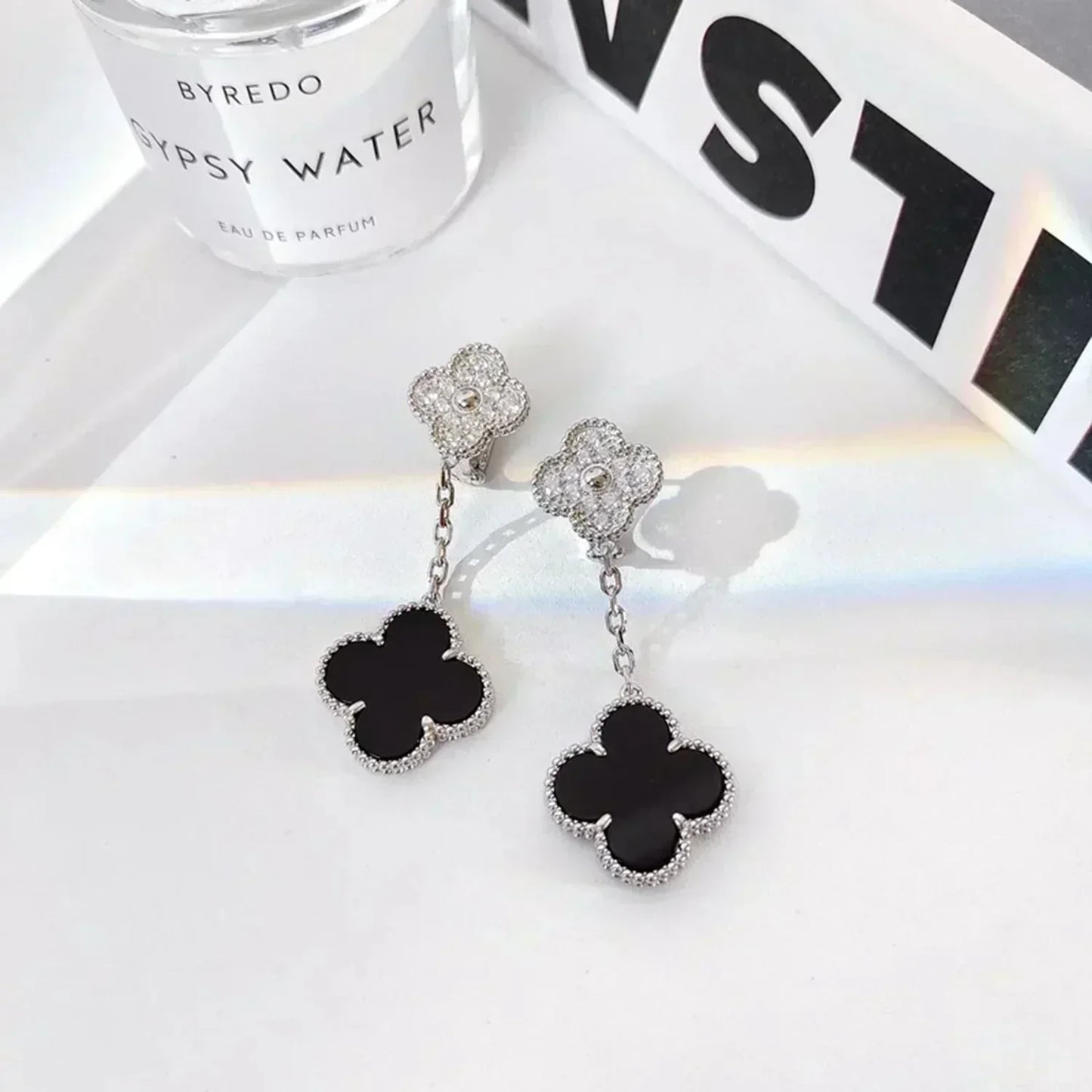 [Windsor Jewelry]CLOVER 2 MOTIFS  DIAMOND ONYX EARRINGS SILVER