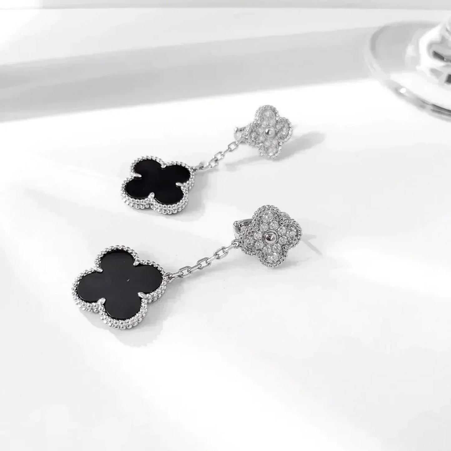 [Windsor Jewelry]CLOVER 2 MOTIFS  DIAMOND ONYX EARRINGS SILVER