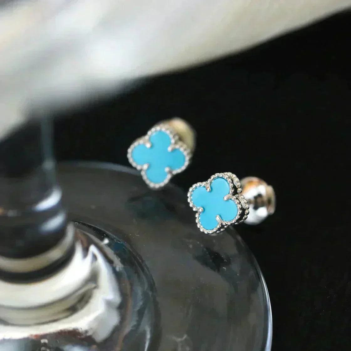 [Windsor Jewelry]CLOVER MINI 9.5MM ONYX STUD EARRINGS SILVER