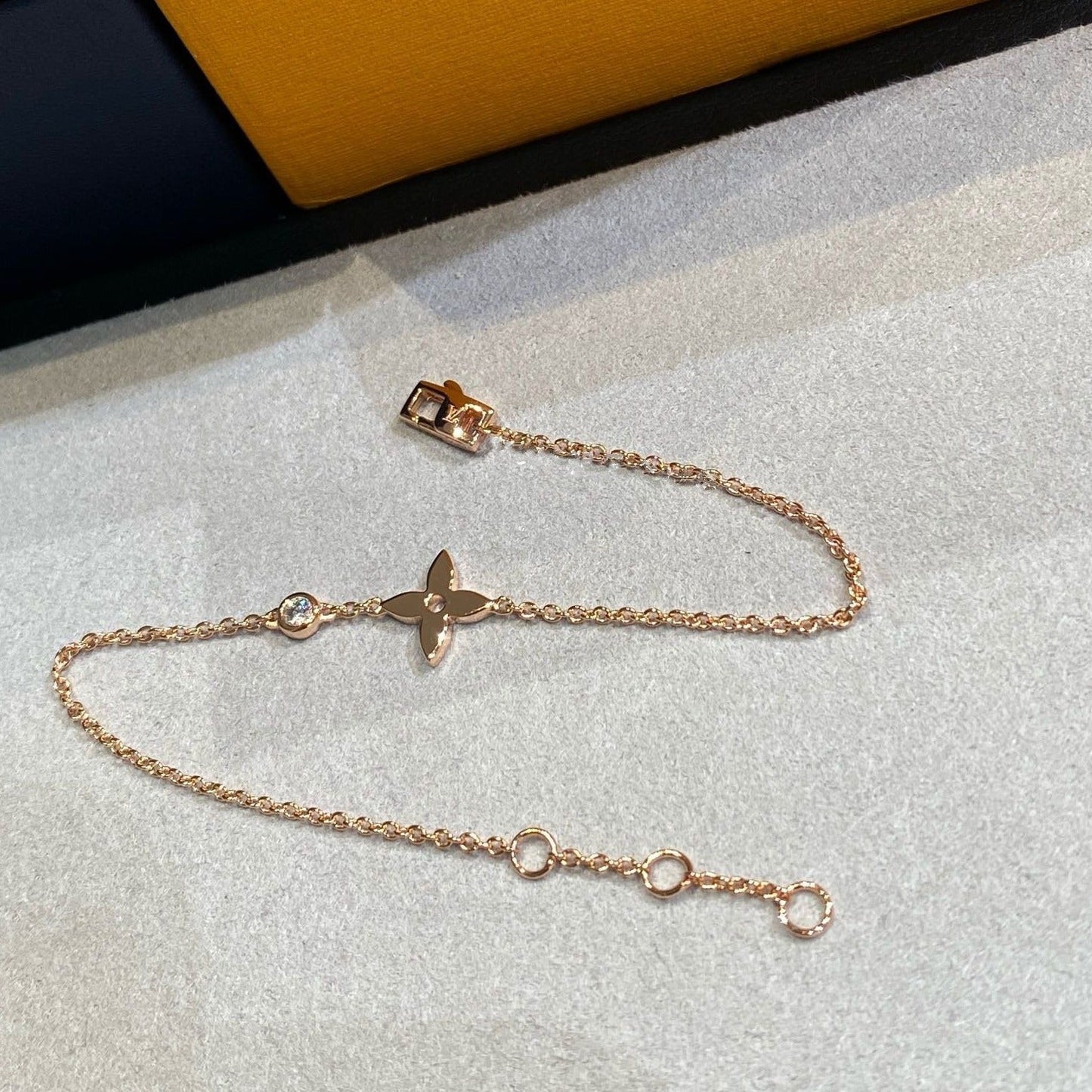 [Windsor Jewelry]STAR DIAMOND PINK GOLD BRACELET