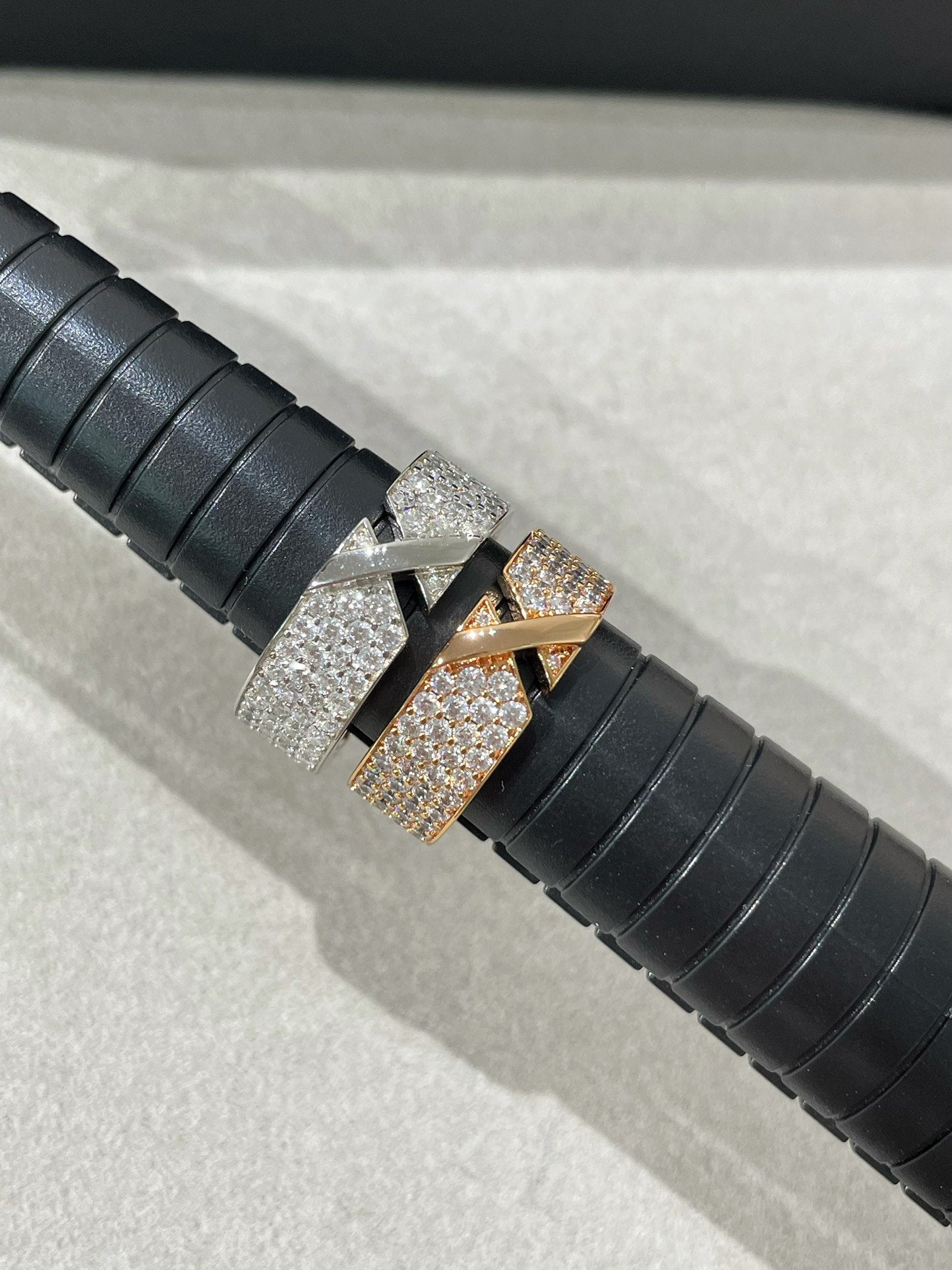 [Windsor Jewelry]LIENS EVIDENCE  DIAMOND PAVED RING