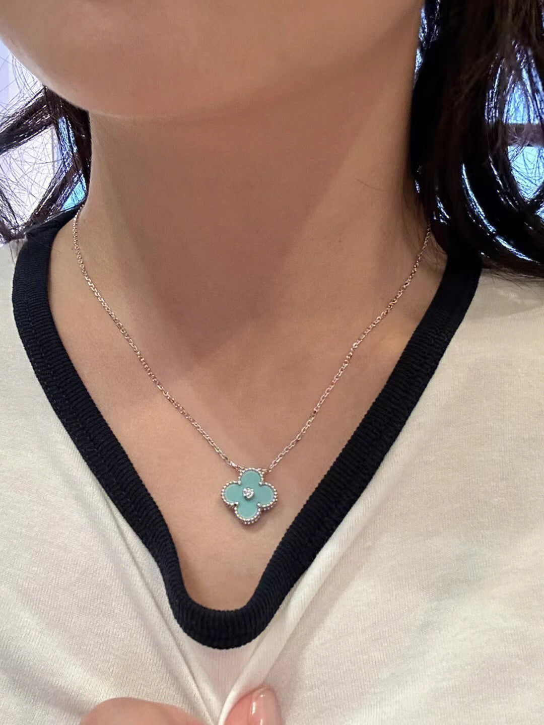 [Windsor Jewelry]CLOVER 1 DIAMOND LIGHT BLUE SILVER NECKLACE