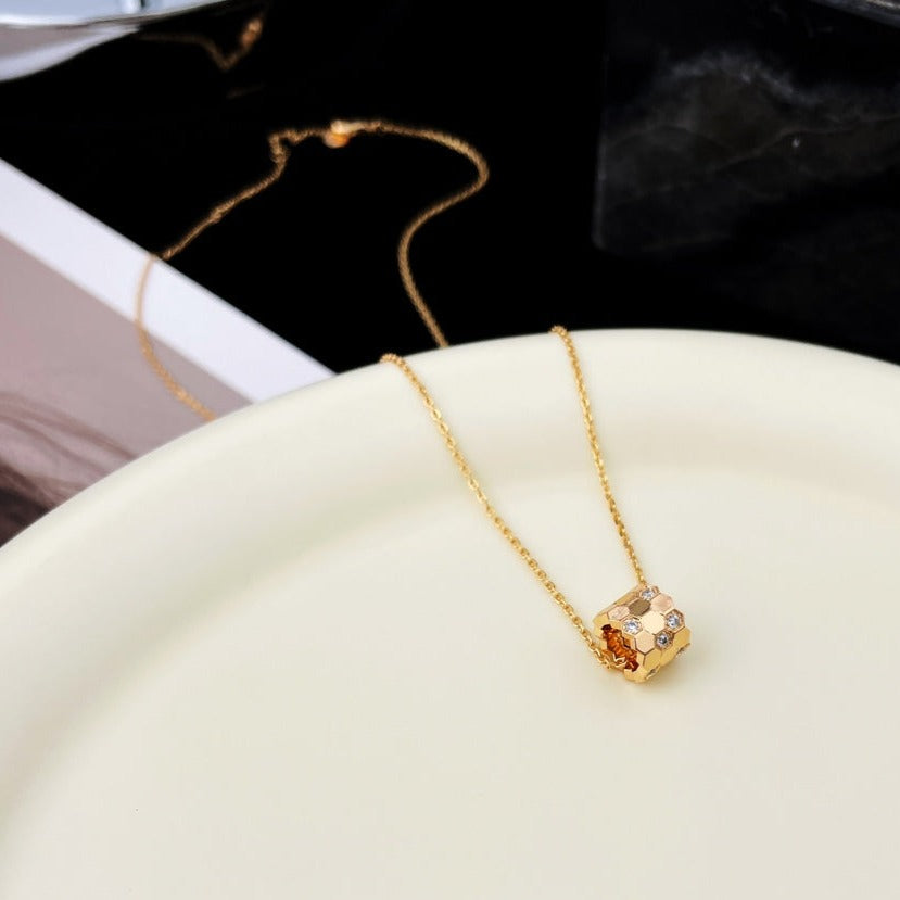 [Windsor Jewelry]BEE MINI PEDANT DIAMOND NECKLACE
