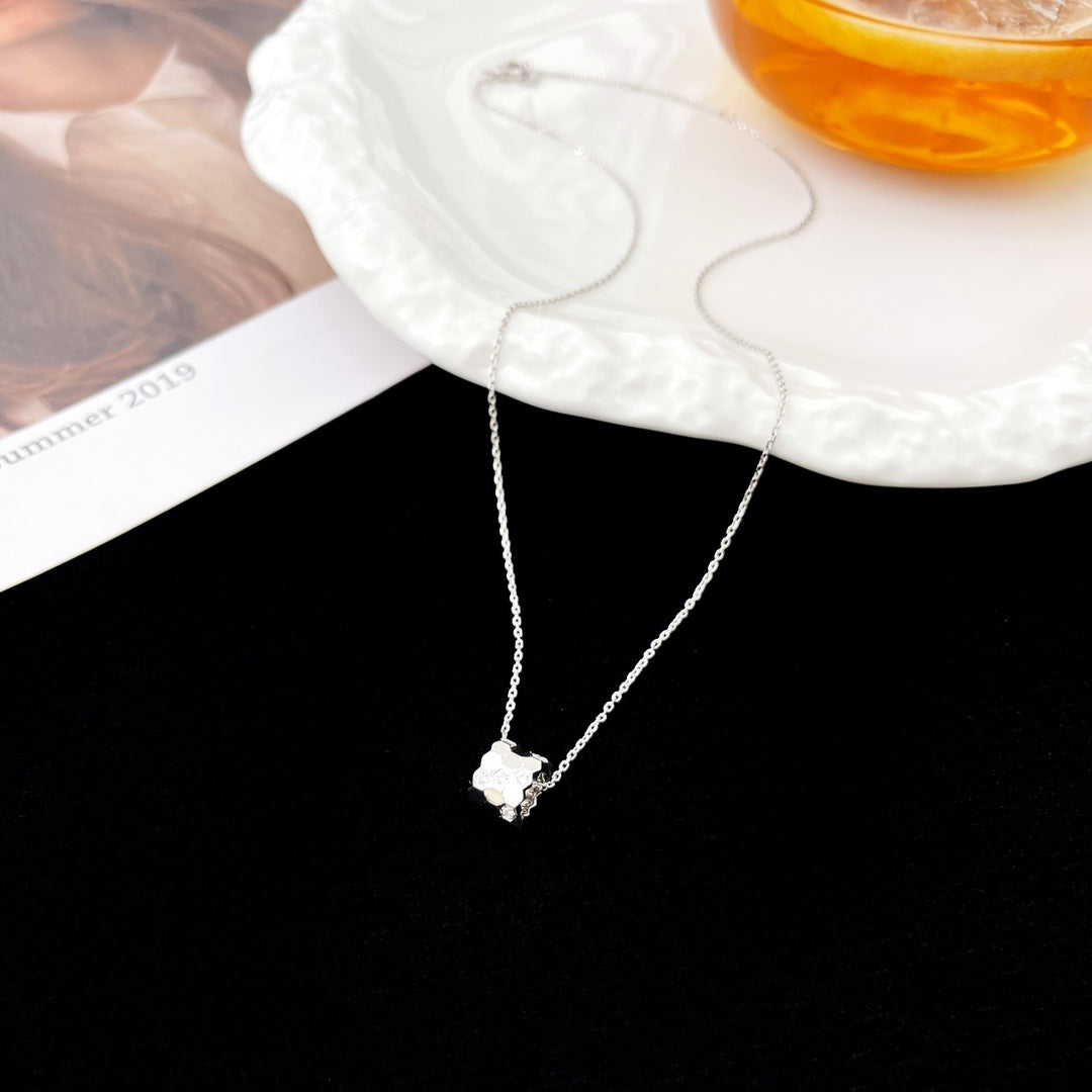 [Windsor Jewelry]BEE MINI PEDANT DIAMOND NECKLACE