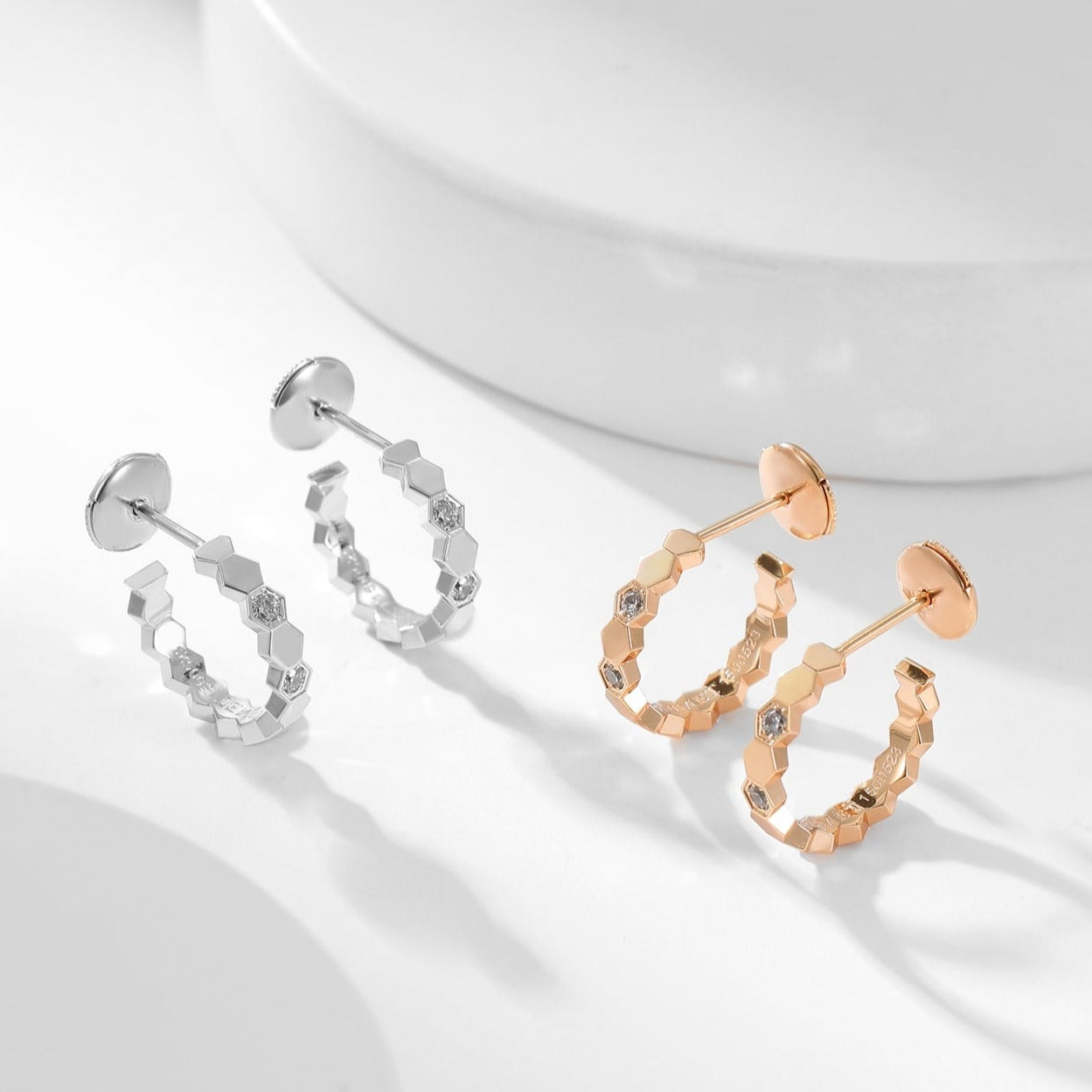 [Windsor Jewelry]BEE LOVE DIAMOND HOOP EARRINGS