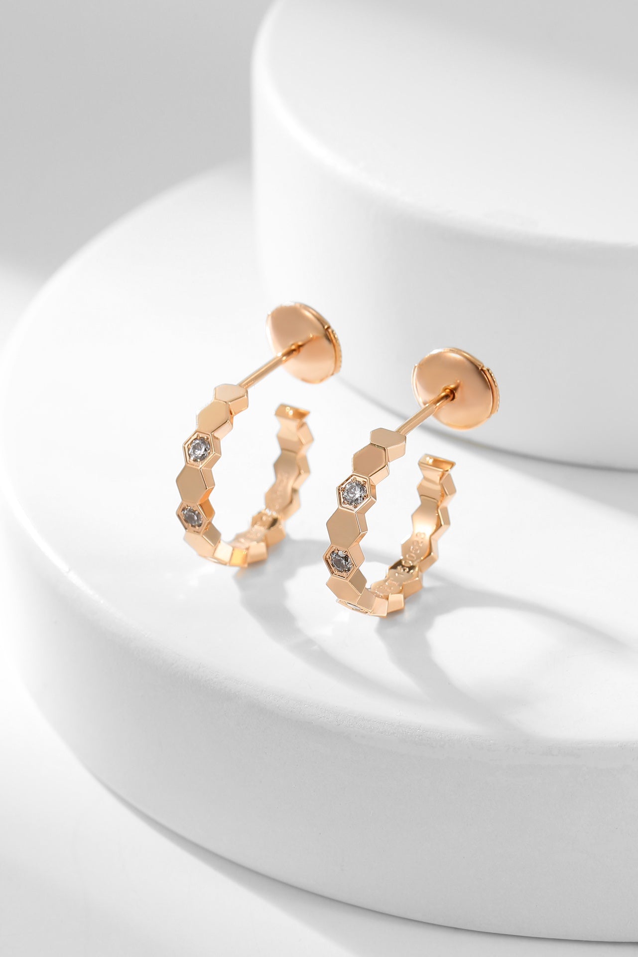 [Windsor Jewelry]BEE LOVE DIAMOND HOOP EARRINGS