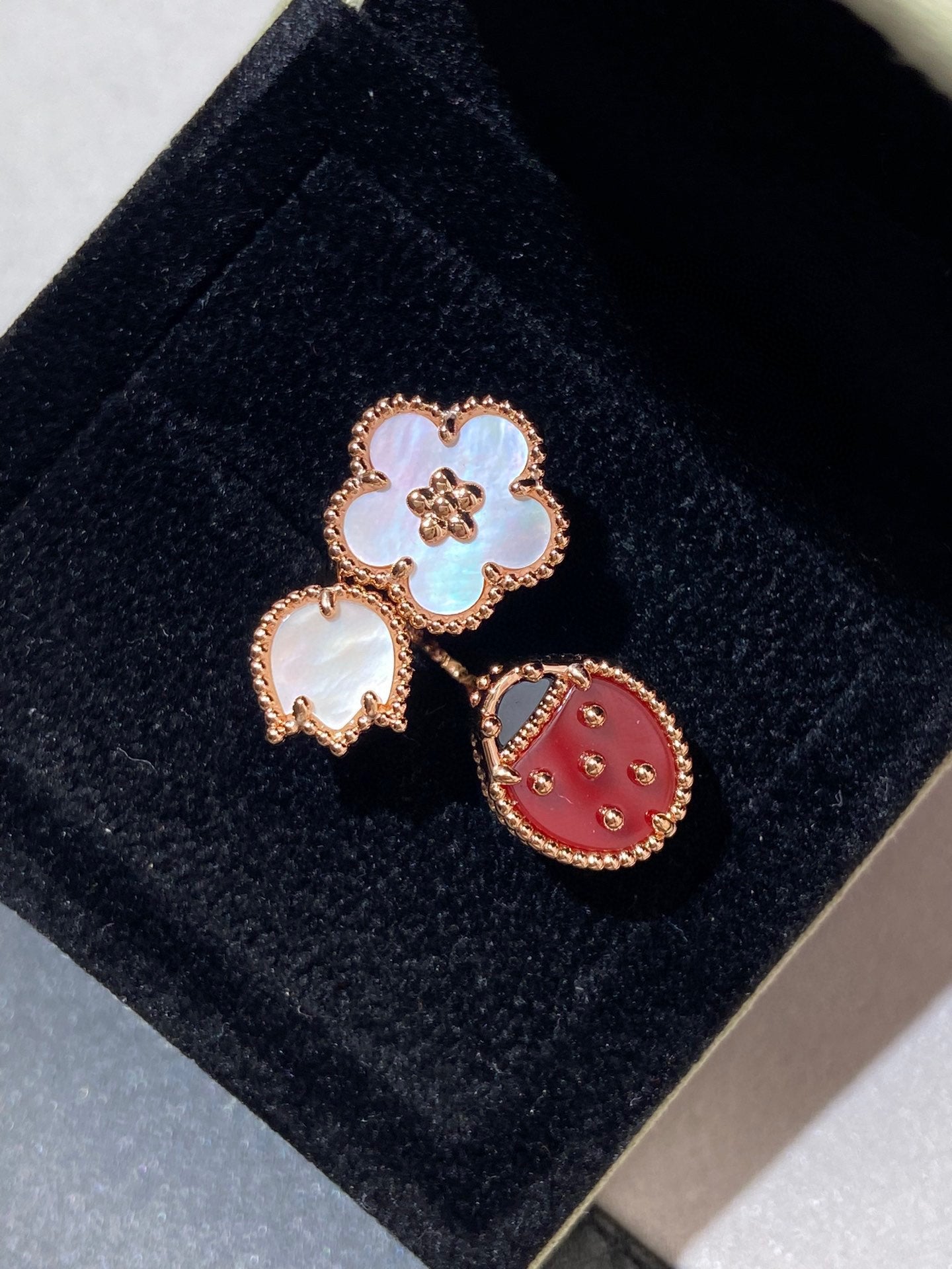 [Windsor Jewelry]LUCKY 3 MOTIF ROSE GOLD RING