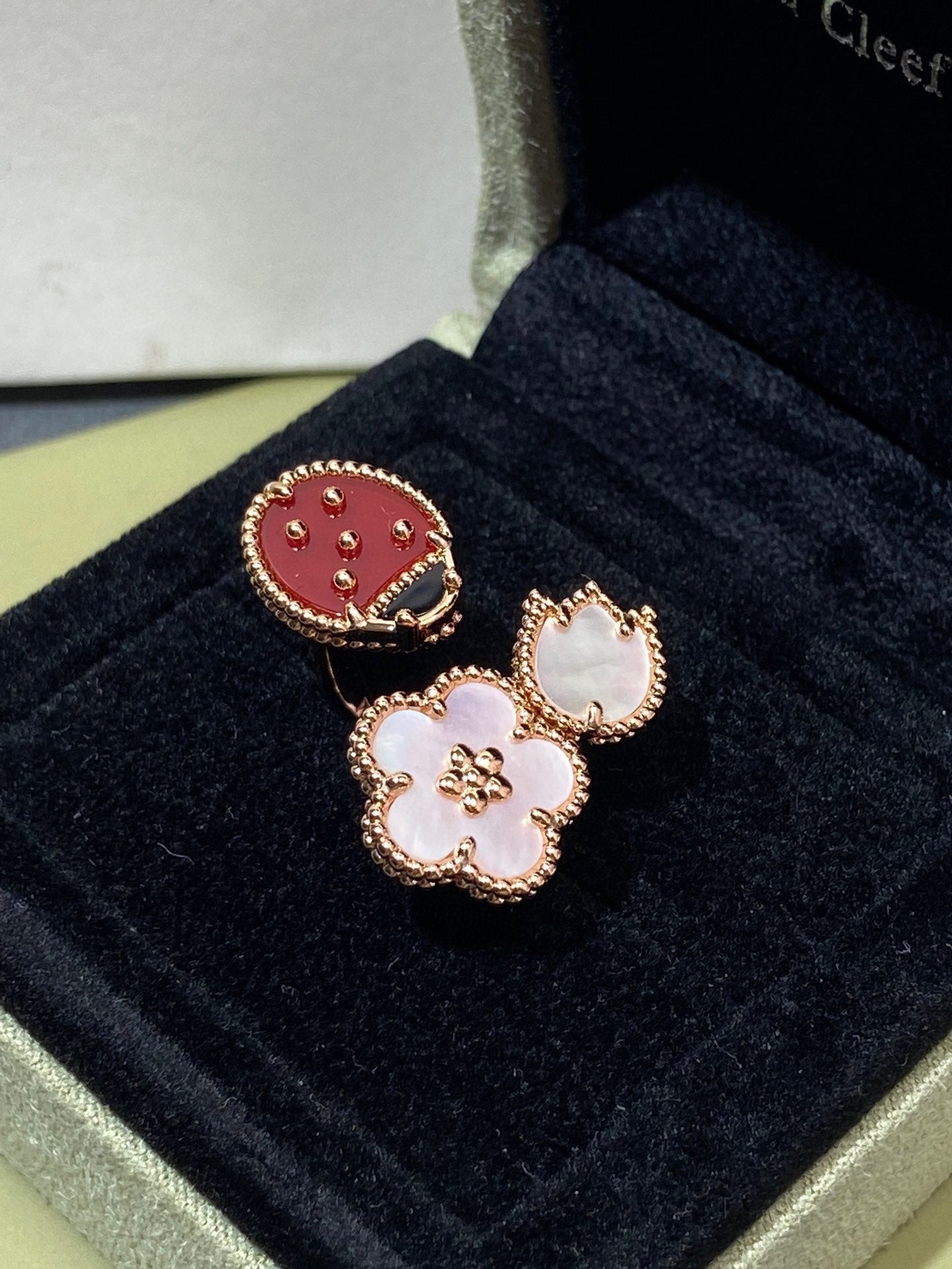 [Windsor Jewelry]LUCKY 3 MOTIF ROSE GOLD RING