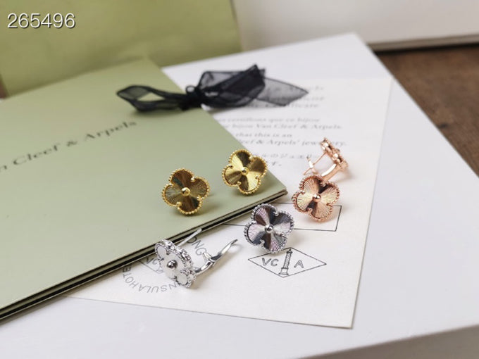 [Windsor Jewelry]CLOVER MEDIUM STUD EARRINGS