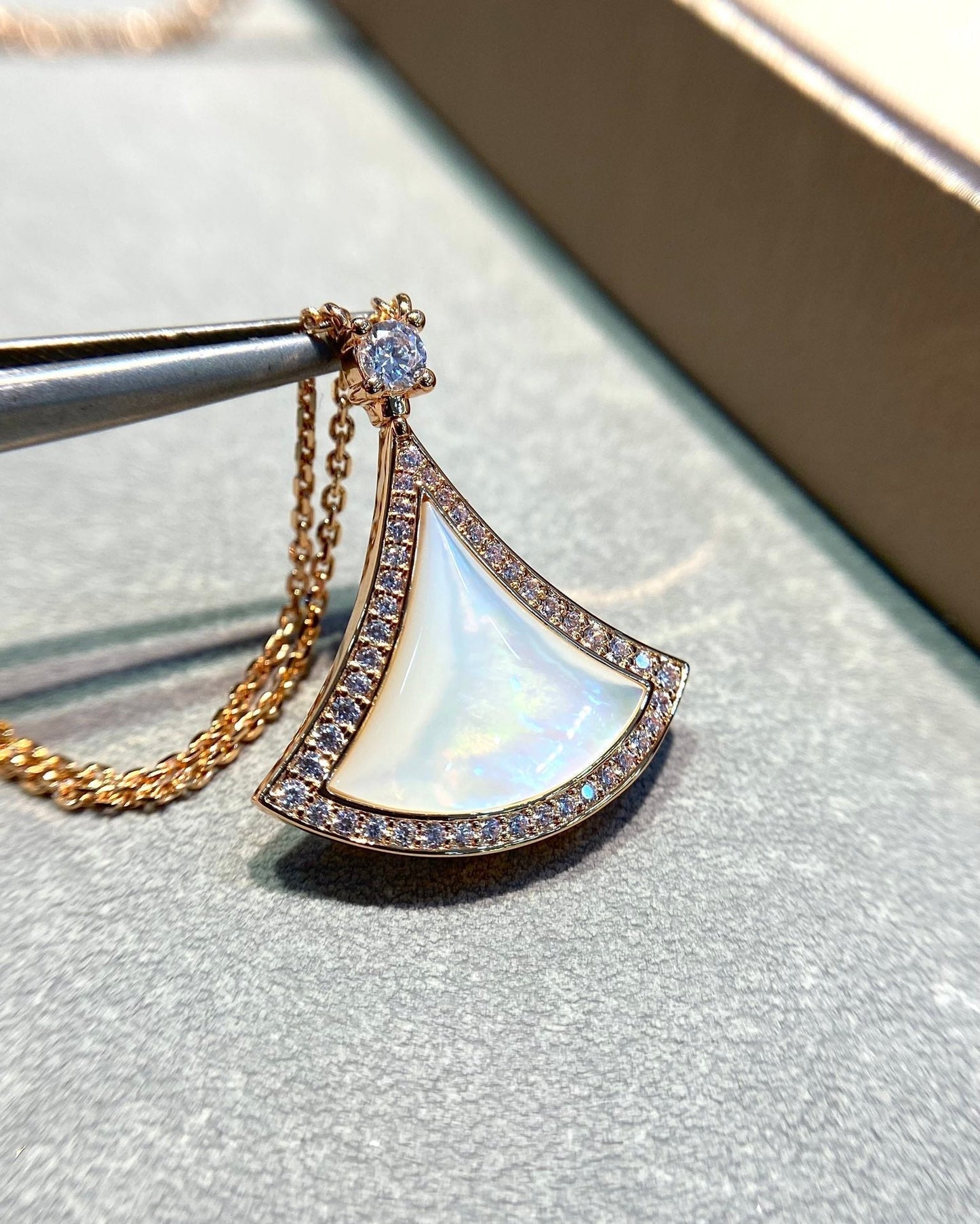 [Windsor Jewelry]DREAM MOP DIAMOND PAVED PINK GOLD NECKLACE