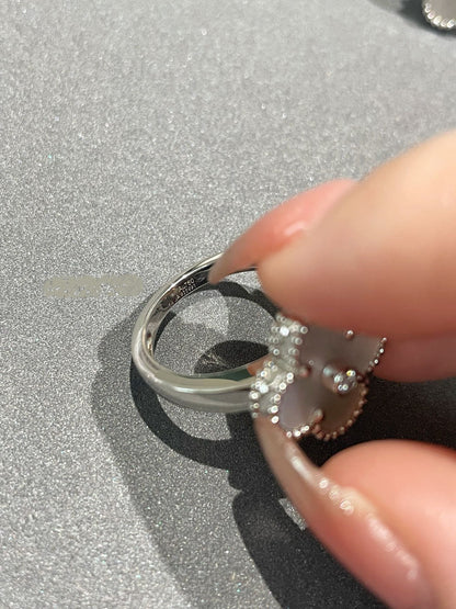 [Windsor Jewelry]CLOVER SILVER MOP DIAMOND RING
