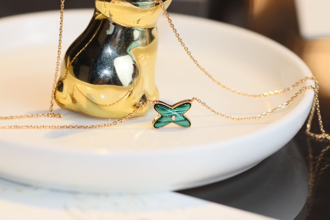 [Windsor Jewelry]JEUX MALACHITE 1 DIAMOND PINK GOLD NECKLACE