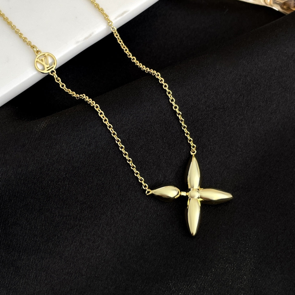 [Windsor Jewelry]LOUISETTE GOLD NECKLACE