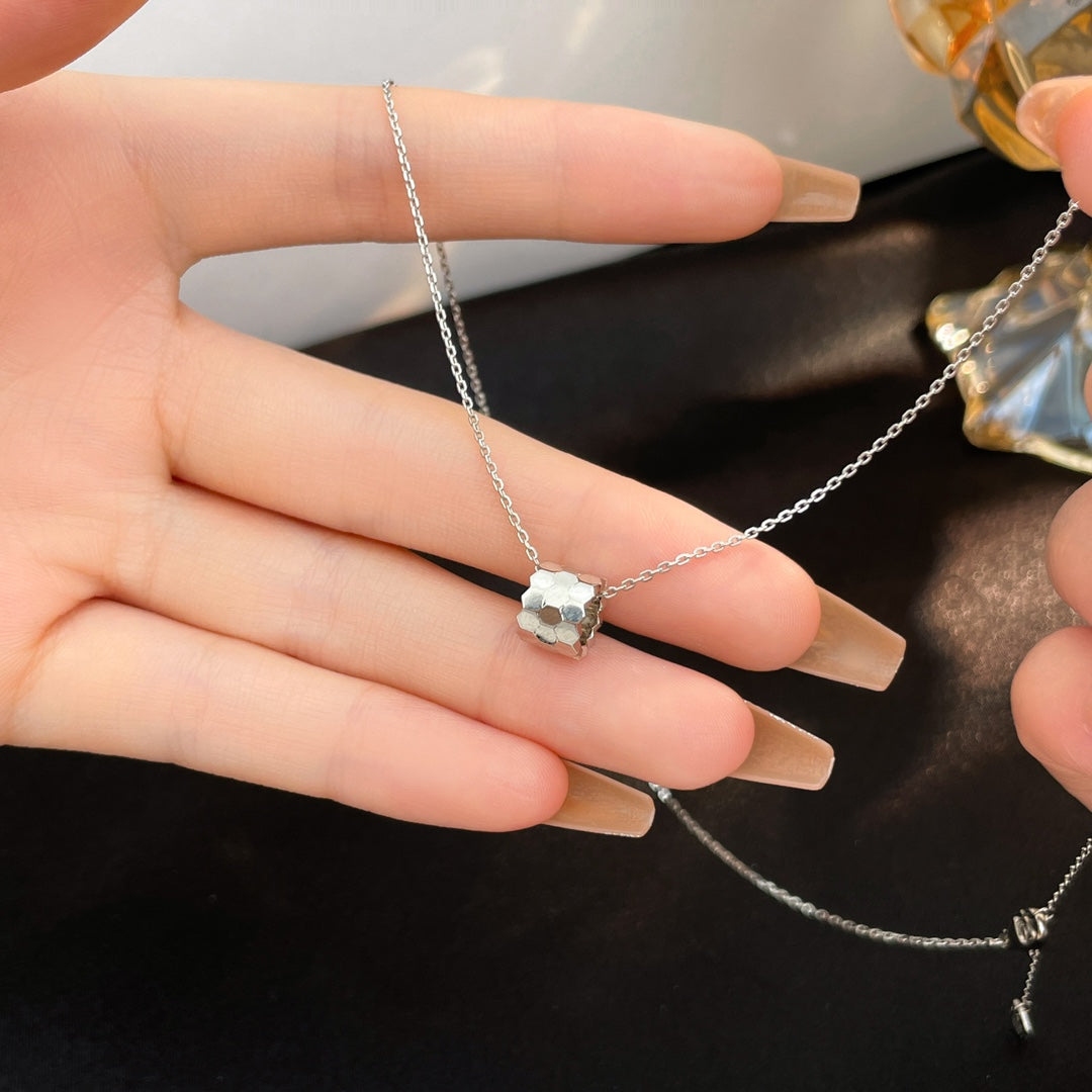 [Windsor Jewelry]BEE MINI NECKLACE