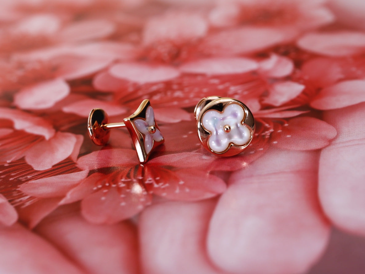 [Windsor Jewelry]STAR AND SUN PINK GOLD MOP STUD EARRINGS