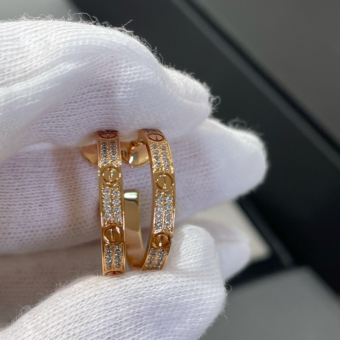 [Windsor Jewelry]LOVE DIAMOND PINK GOLD HOOP EARRINGS