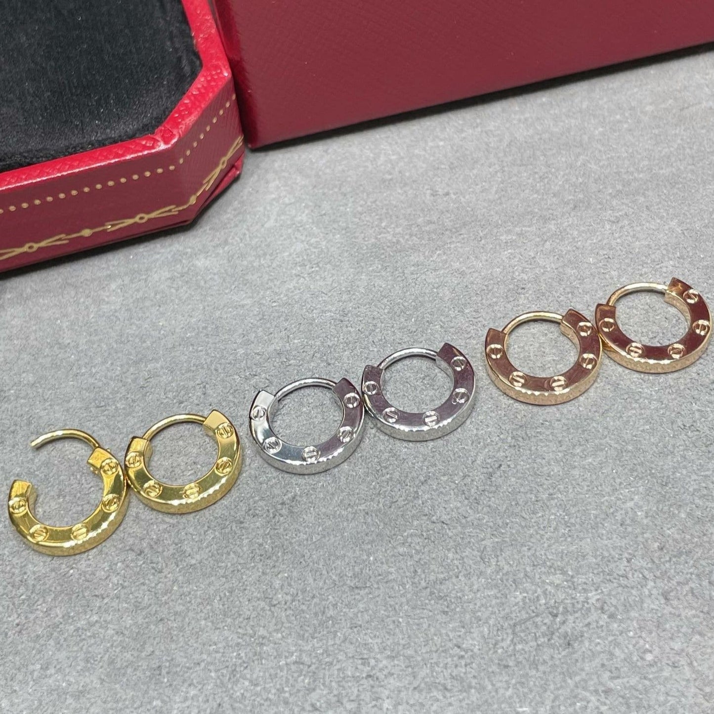 [Windsor Jewelry]LOVE MINI EARRINGS