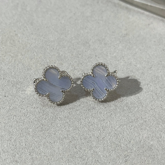[Windsor Jewelry]CLOVER CHALCEDONY SILVER STUD EARRINGS