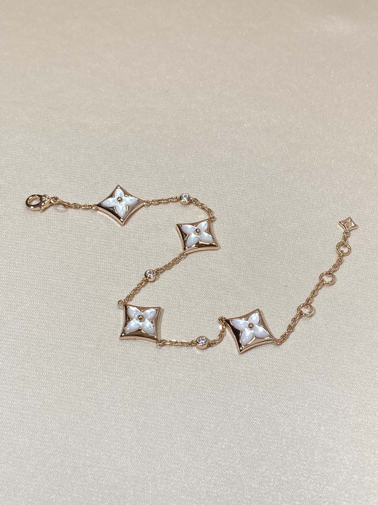 [Windsor Jewelry]STAR 4 MOTIF MOP DIAMOND PINK GOLD BRACELET