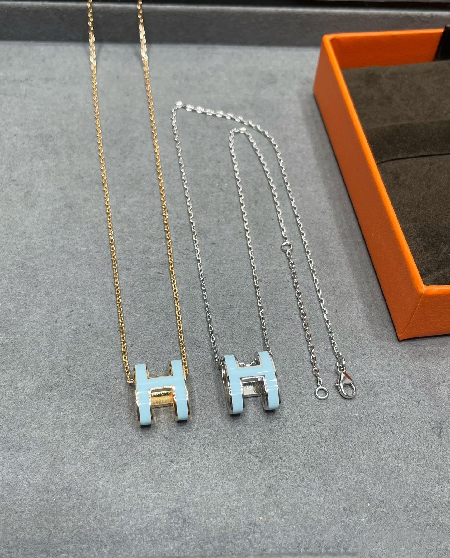 [Windsor Jewelry]POP H SKY BLUE NECKLACE