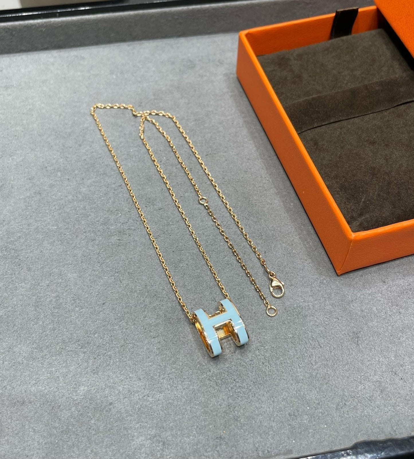 [Windsor Jewelry]POP H SKY BLUE NECKLACE