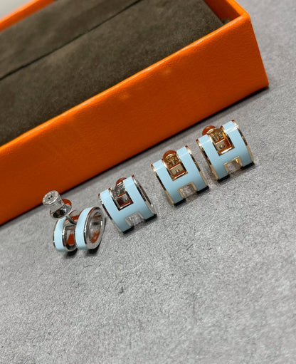 [Windsor Jewelry]POP H SKY BLUE STUD EARRINGS