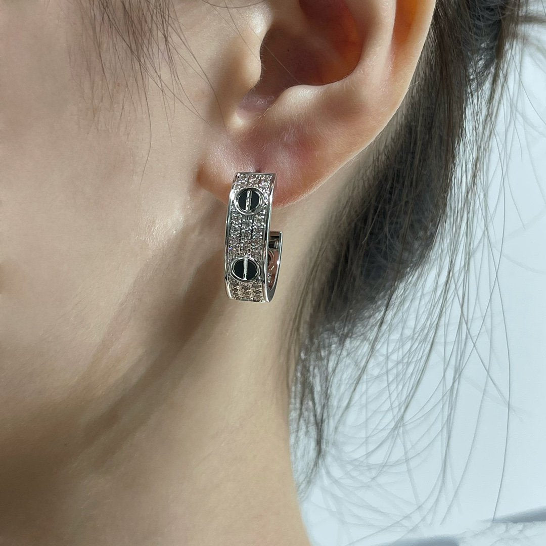[Windsor Jewelry]LOVE CERAMIC DIAMOND PAVED SILVER EARRINGS