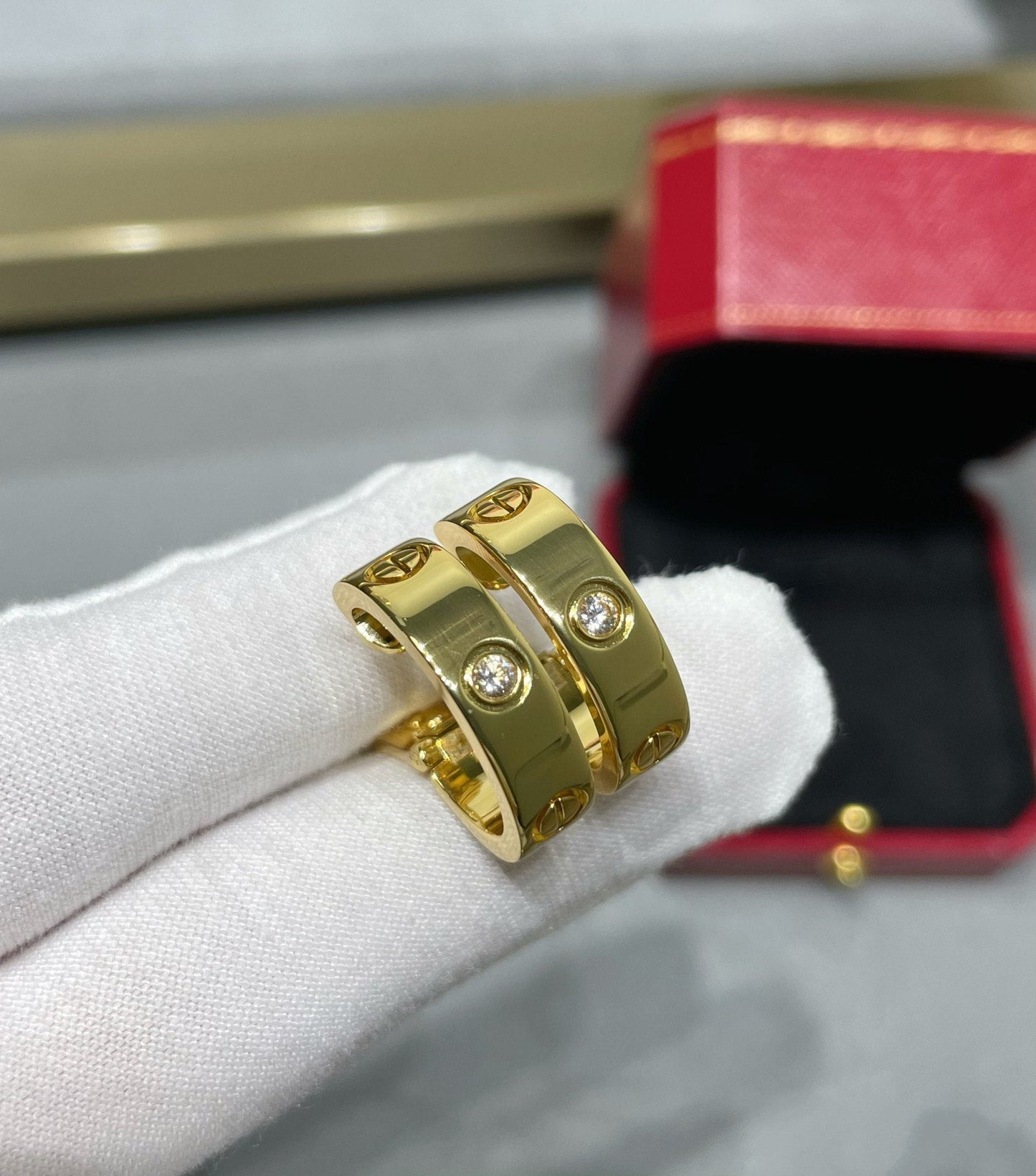 [Windsor Jewelry]LOVE 5.5MM 1 DIAMOND EARRINGS