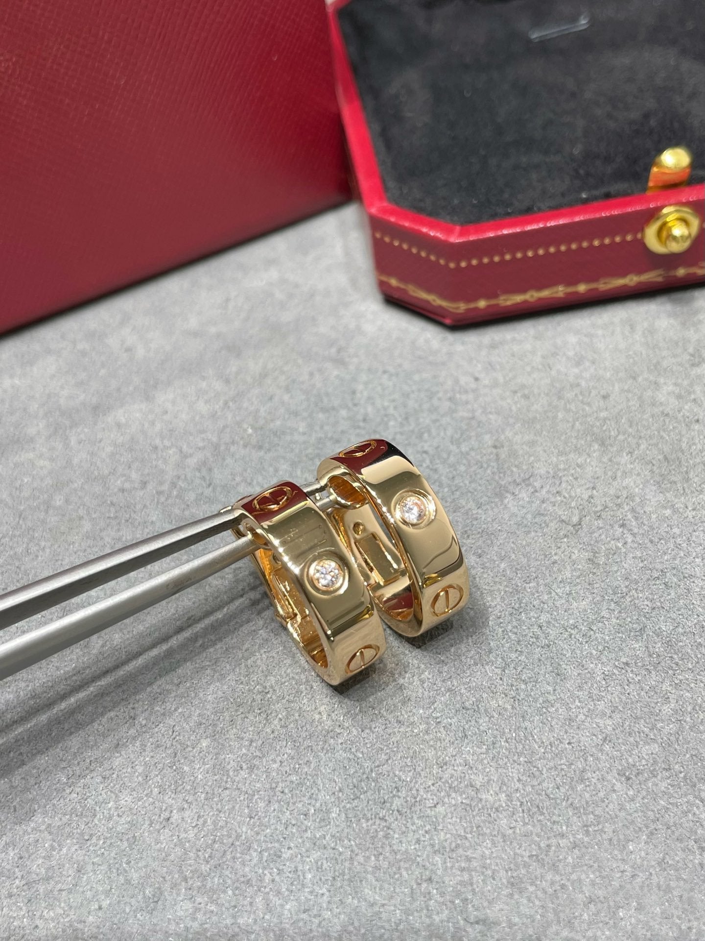 [Windsor Jewelry]LOVE 5.5MM 1 DIAMOND EARRINGS