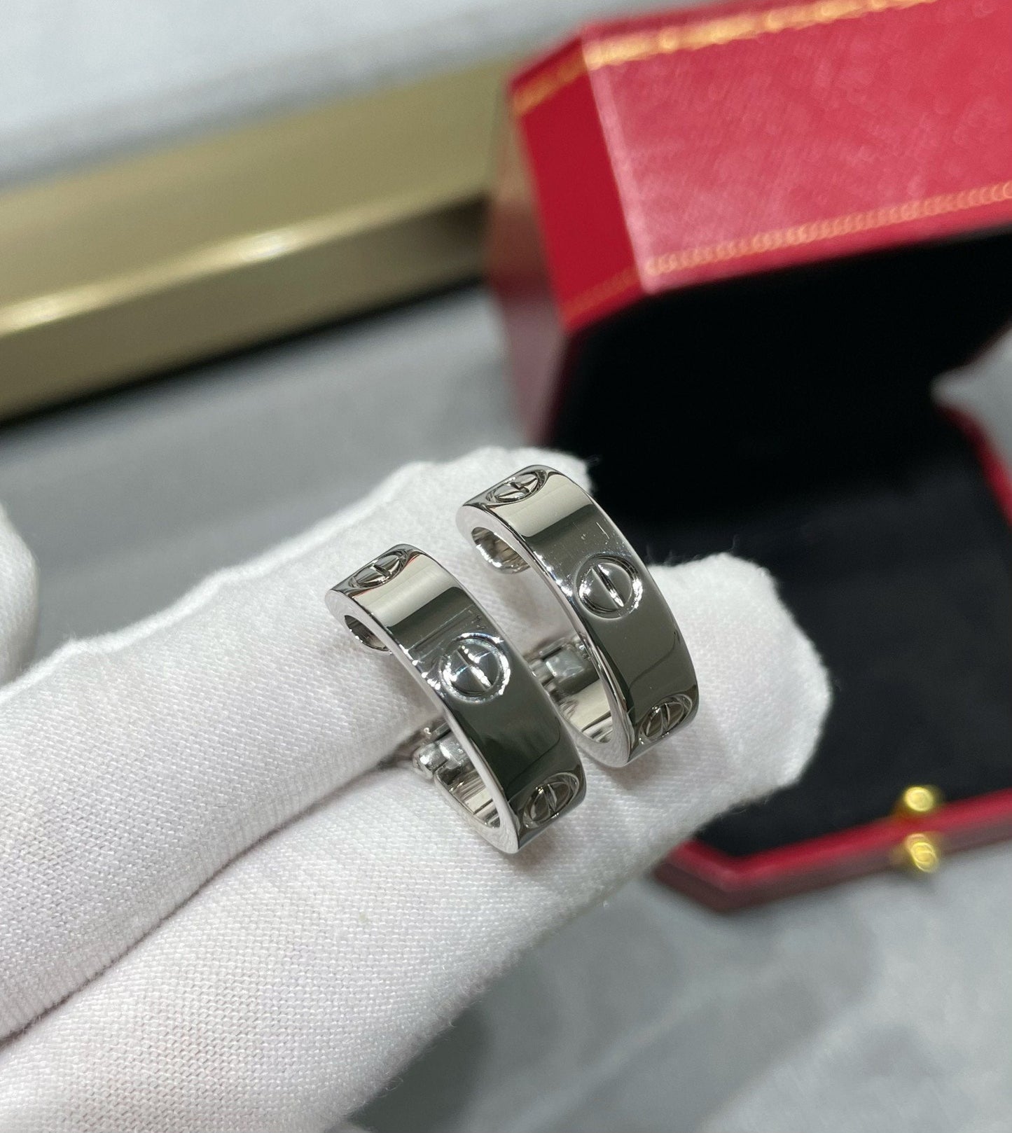 [Windsor Jewelry]LOVE 5.5MM EARRINGS