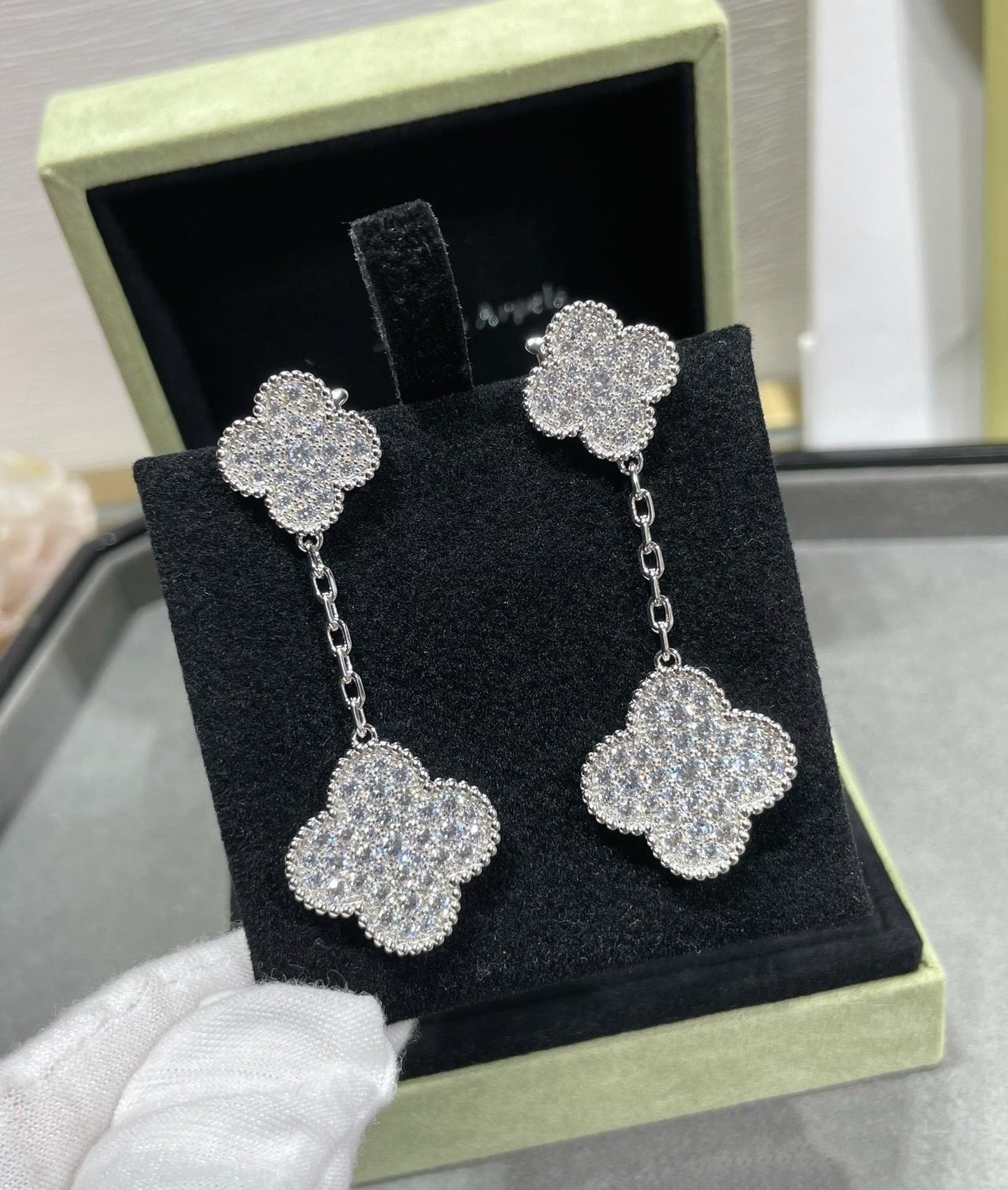 [Windsor Jewelry]CLOVER 2 MOTIFS DIAMOND PAVED SILVER EARRINGS