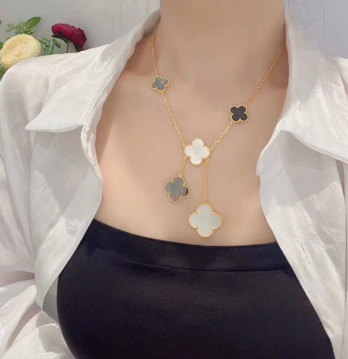 [Windsor Jewelry]CLOVER 6 MOTIF MOP ONYX GOLD NECKLACE