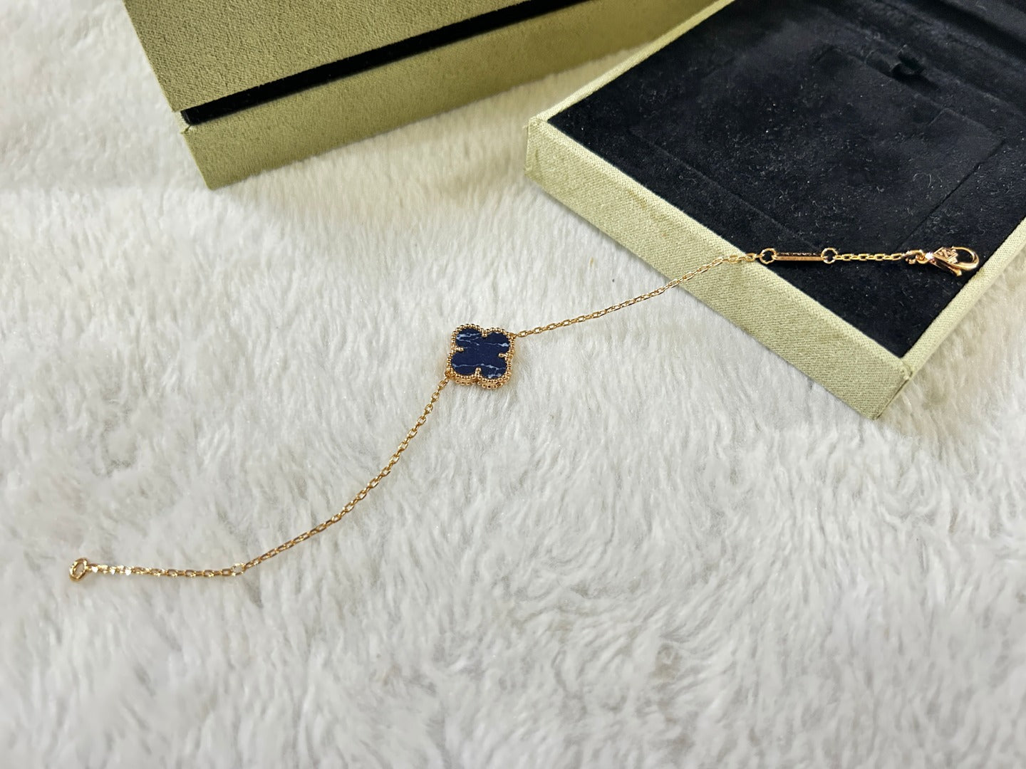 [Windsor Jewelry]CLOVER 1 MOTIF PIETERSITE BRACELET