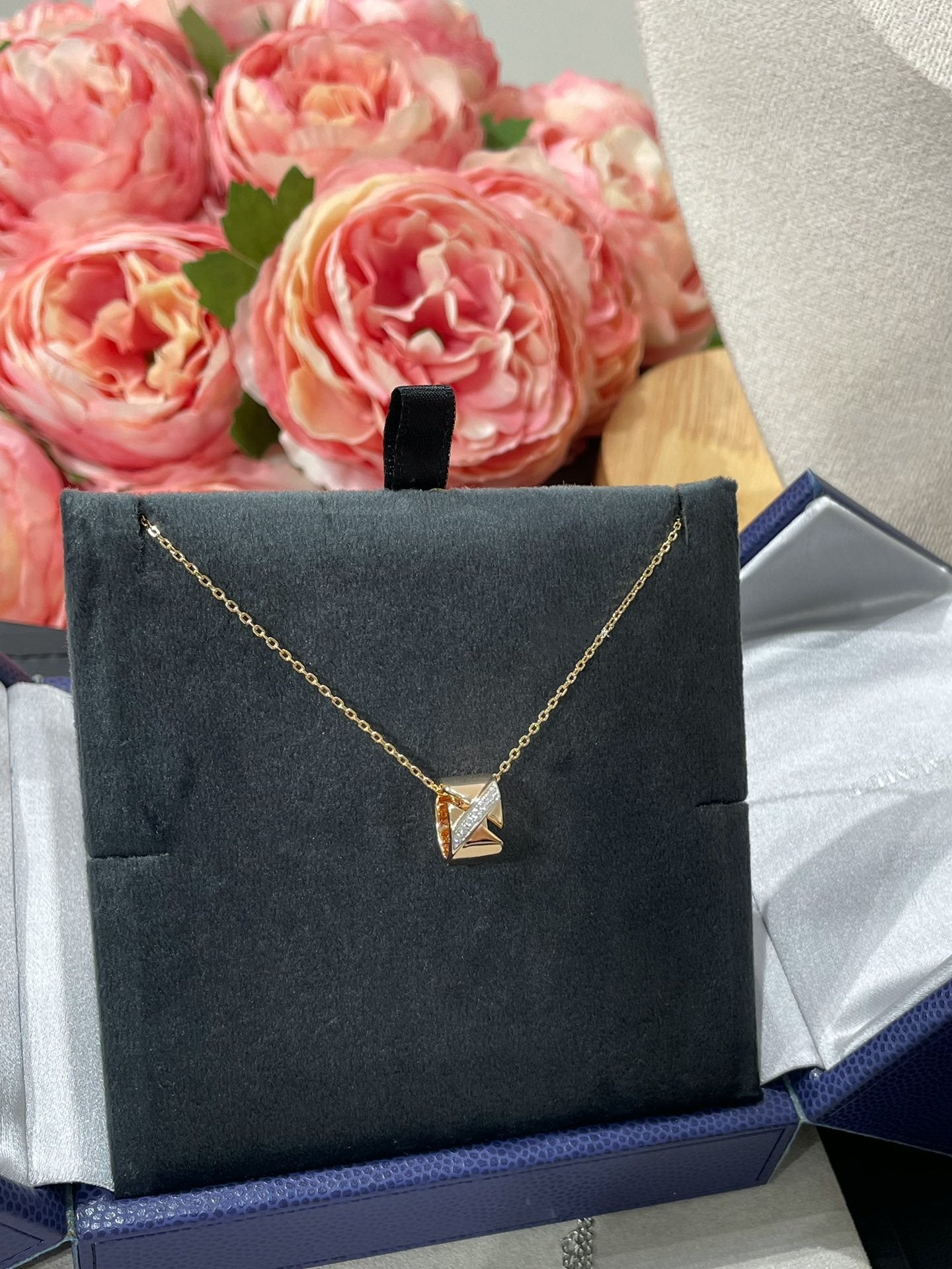 [Windsor Jewelry]LIENS EVIDENCE DIAMOND NECKLACE
