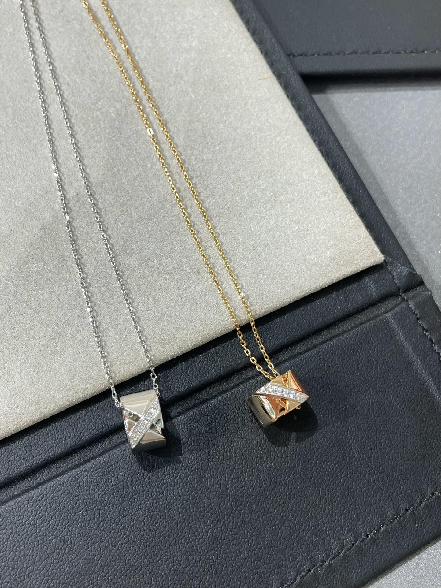 [Windsor Jewelry]LIENS EVIDENCE DIAMOND NECKLACE