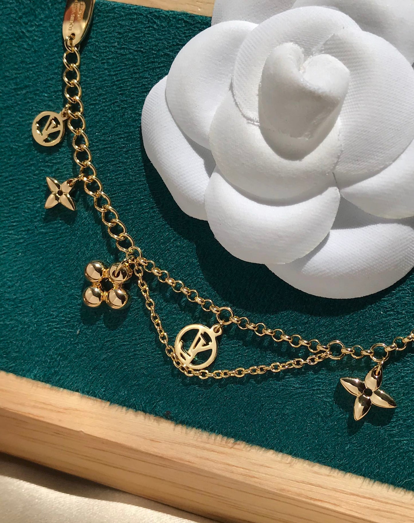 [Windsor Jewelry]BLOOMING PINK GOLD MOP BRACELET
