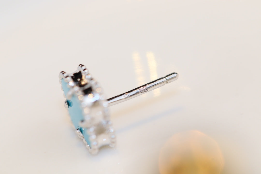 [Windsor Jewelry]CLOVER MINI TURQUOISE SILVER STUD EARRINGS