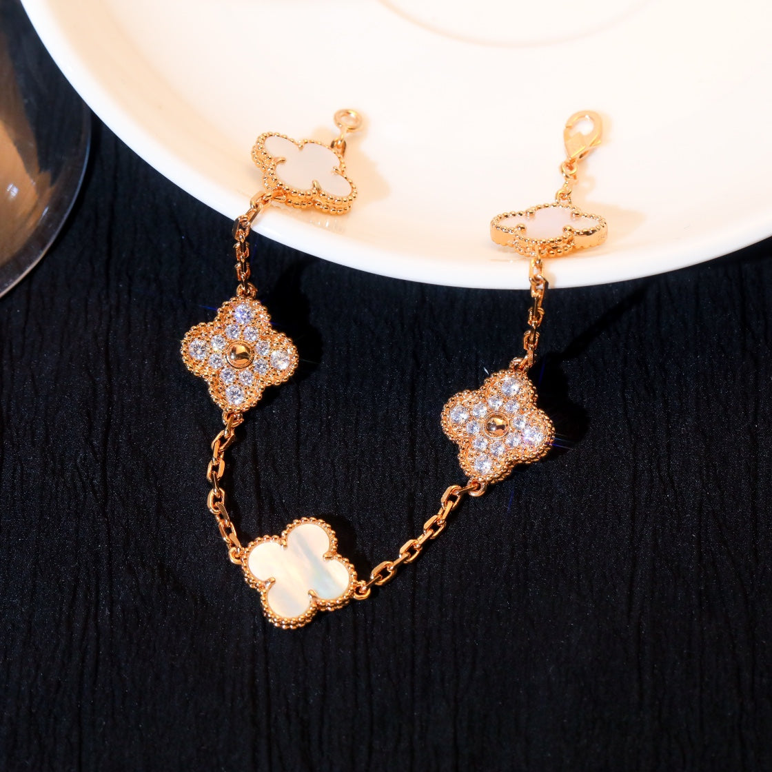 [Windsor Jewelry]CLOVER BRACELET 5 MOTIF WHITE MOP DIAMOND