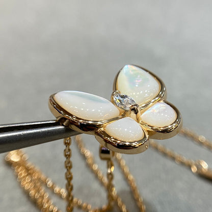 [Windsor Jewelry]BUTTERFLY MOP DIAMOND NECKLACE