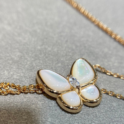 [Windsor Jewelry]BUTTERFLY MOP DIAMOND NECKLACE