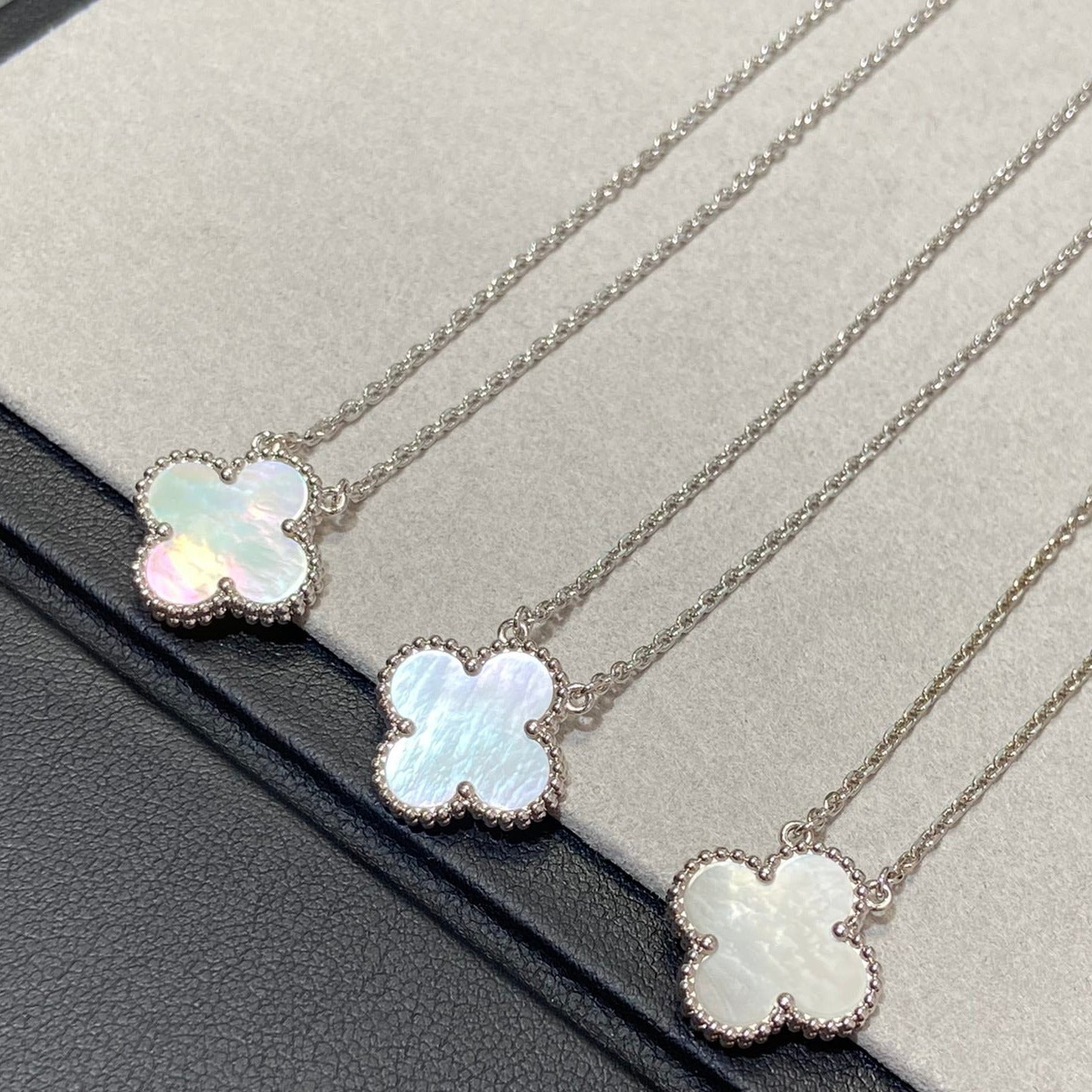 [Windsor Jewelry]CLOVER MEDIUM SILVER WHITE MOP NECKLACE