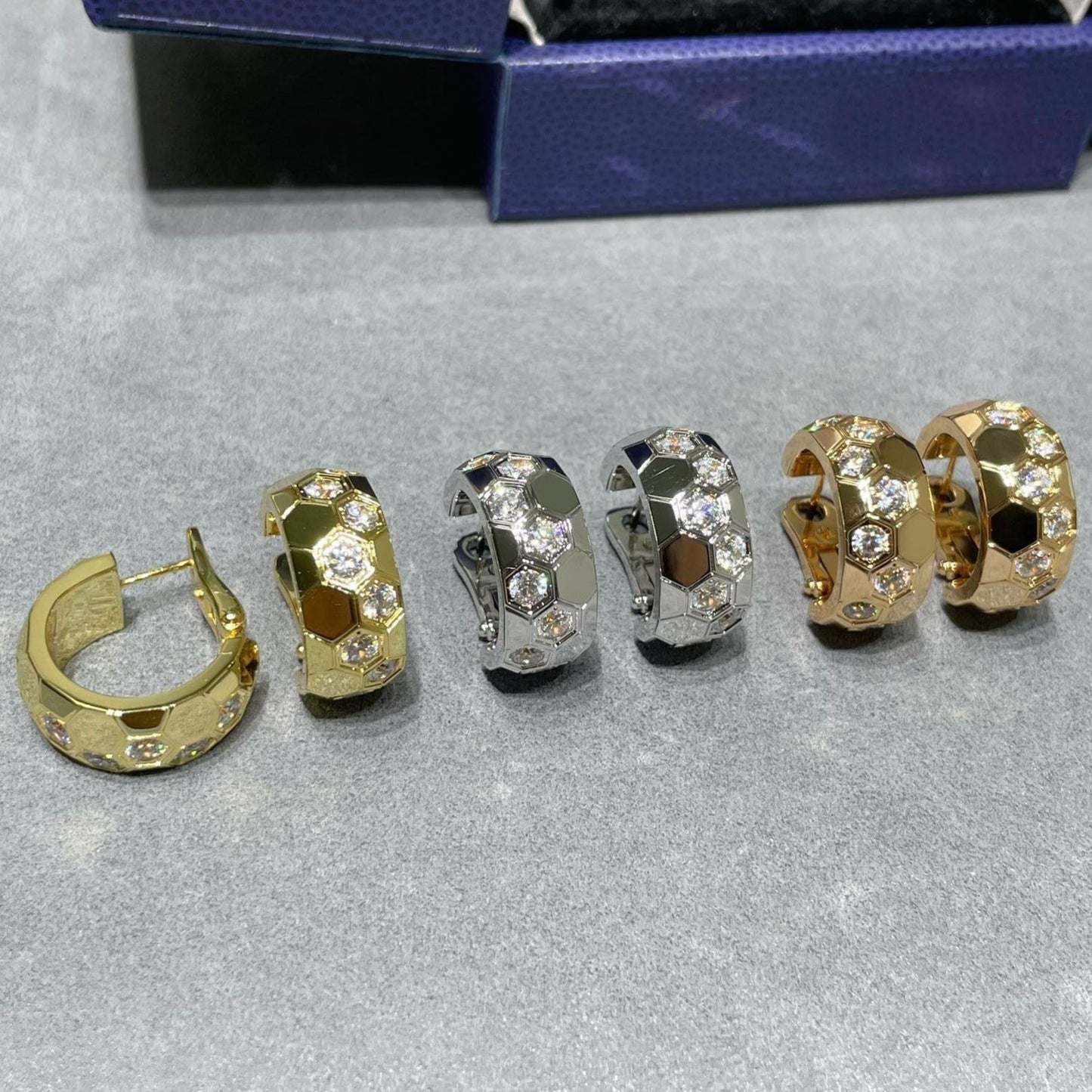 [Windsor Jewelry]BEE LOVE DIAMOND HOOP EARRINGS