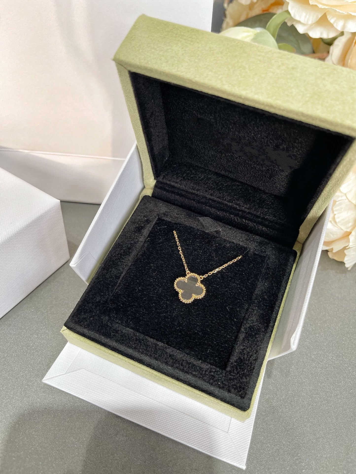[Windsor Jewelry]CLOVER ROCK CRYSTAL ROSE GOLD NECKLACE